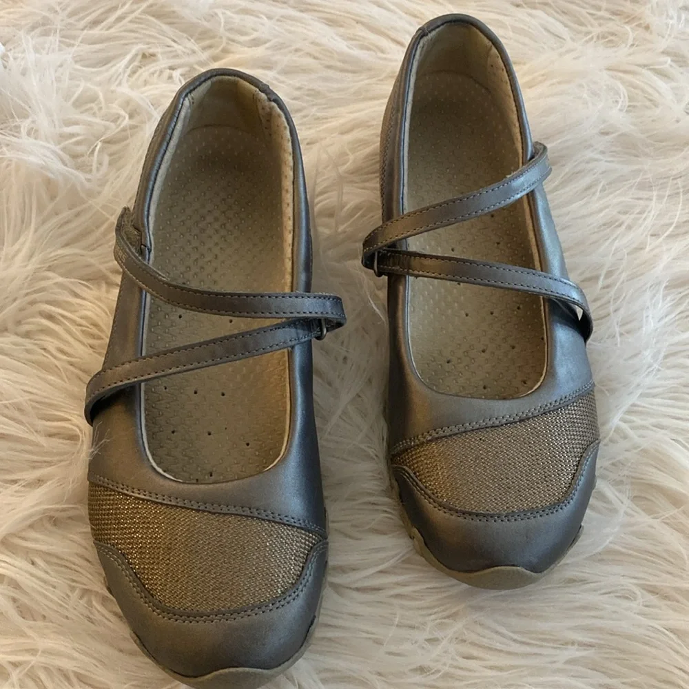 SKECHERS Glittery/ leather shoes